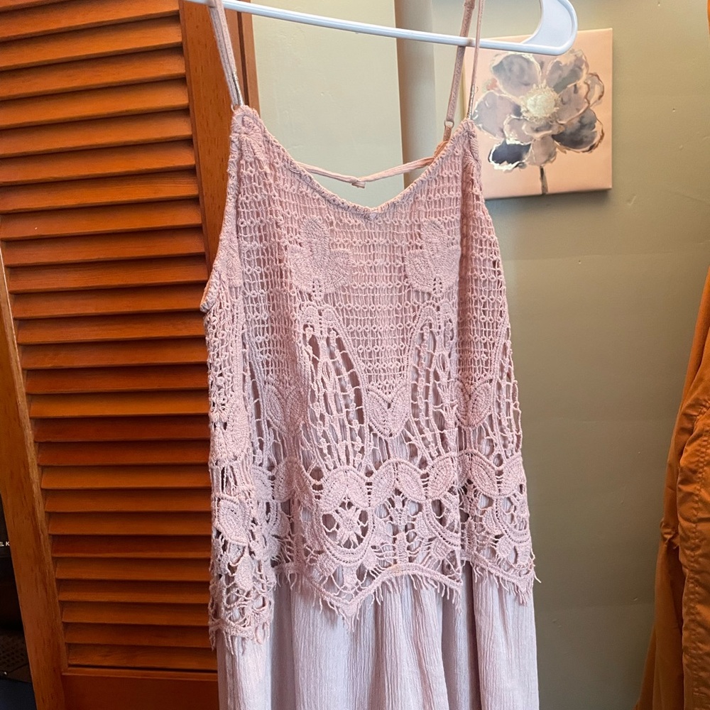 ❤️2/$20❤️ Pink Lace American Eagle Romper